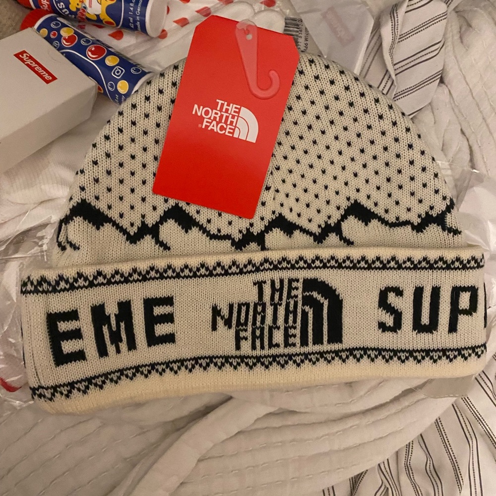 Supreme x TNF The North Face Cream Beanie